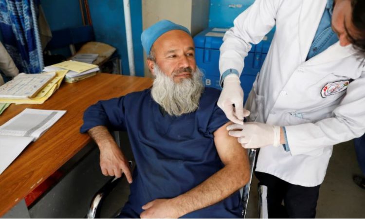 چين افغانستان سره د ۴۰۰زره ډوز کرونا ضد واکسين د مرستې ويلي 
